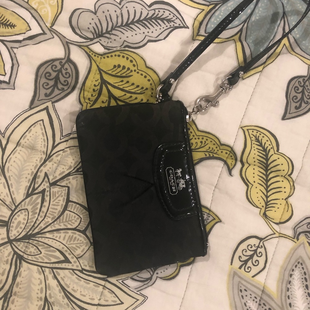 Coach wristlet gently used